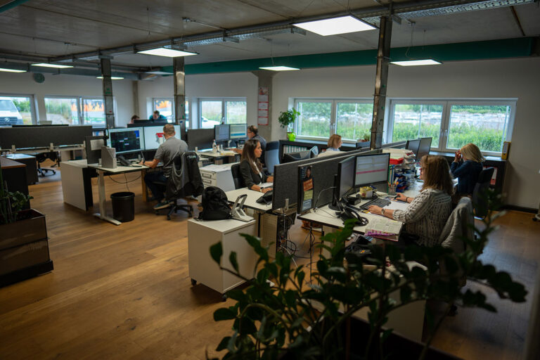 REKO-TECH - Gemeinsam arbeiten. Gemeinsam lachen.